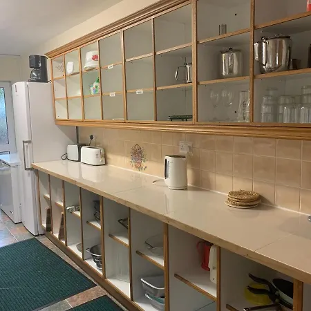 Clare's Rock Self-catering אכסניה Carron