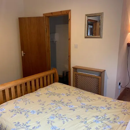 Clare's Rock Self-catering * Carron