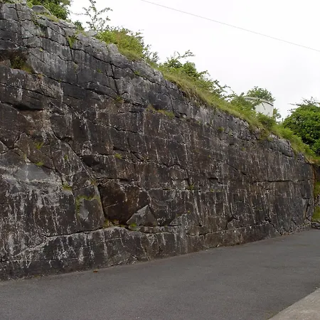 Clare's Rock Self-catering