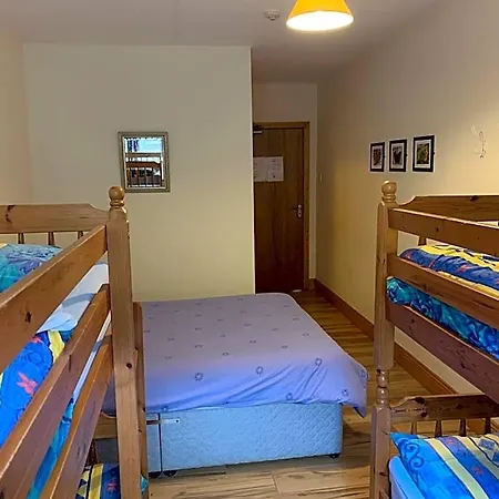 אכסניה Clare's Rock Self-catering *