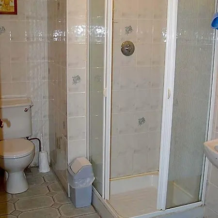 אכסניה Clare's Rock Self-catering Carron