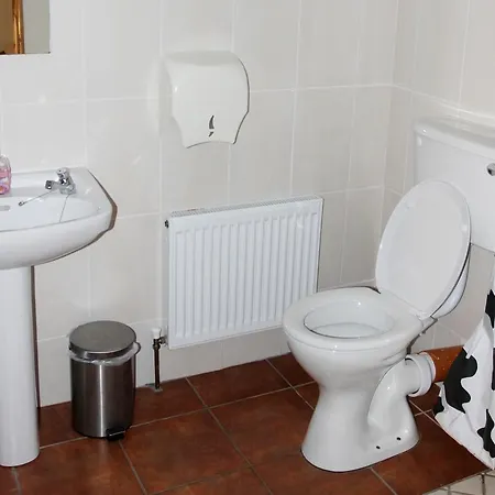 Clare's Rock Self-catering * Carron