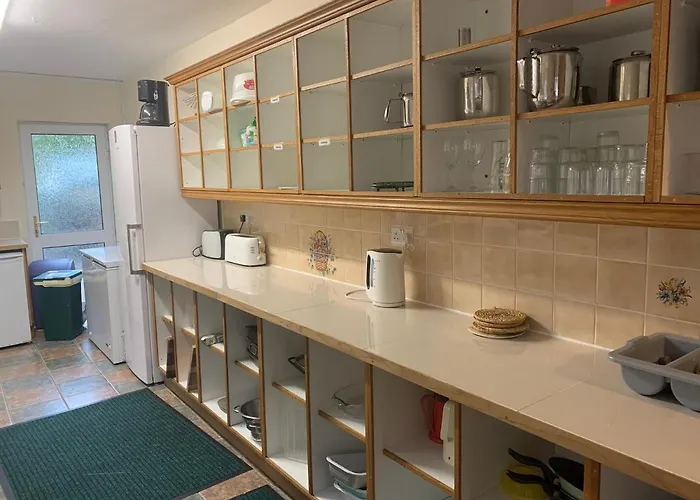 Clare's Rock Self-catering Hostel Carron