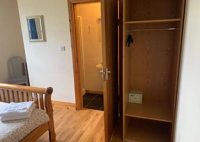 Clare's Rock Self-catering Hostel