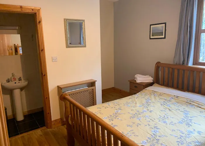 Clare's Rock Self-catering *