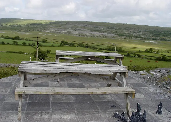 Clare's Rock Self-catering Hostel Carron