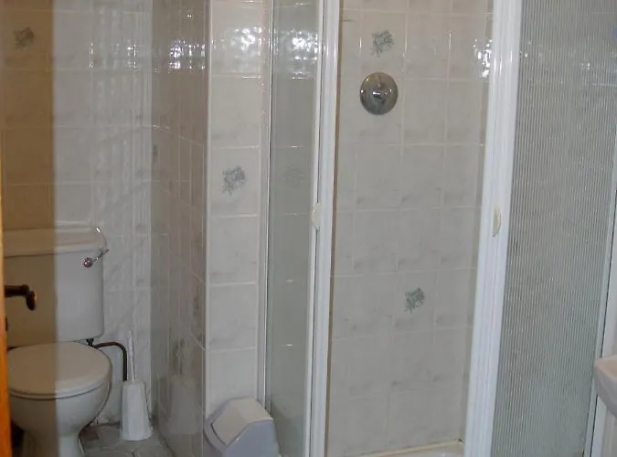 Hostel Clare's Rock Self-catering Carron